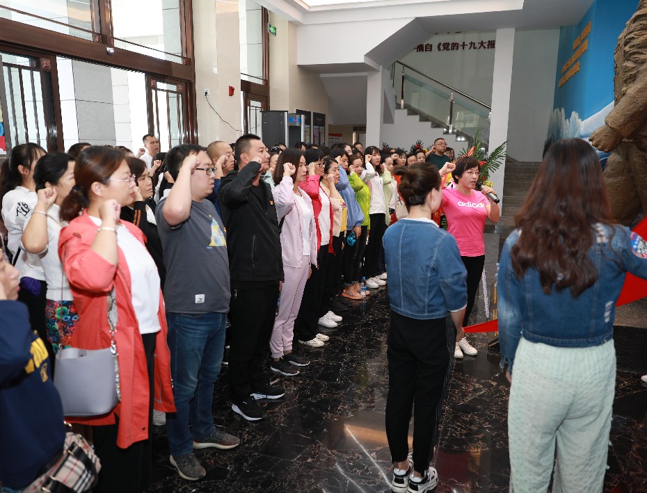 1567186875907402.jpg 1567186875907402.jpg