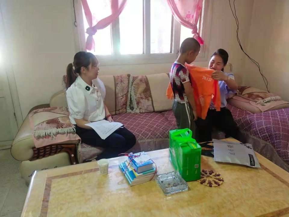 1627808182115064.jpg 区妇联慰问.jpg