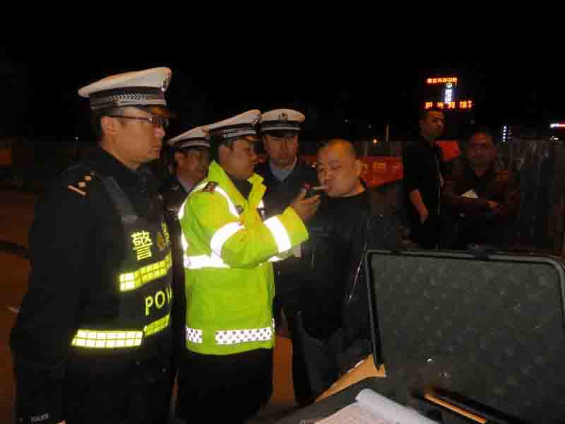 交警.jpg