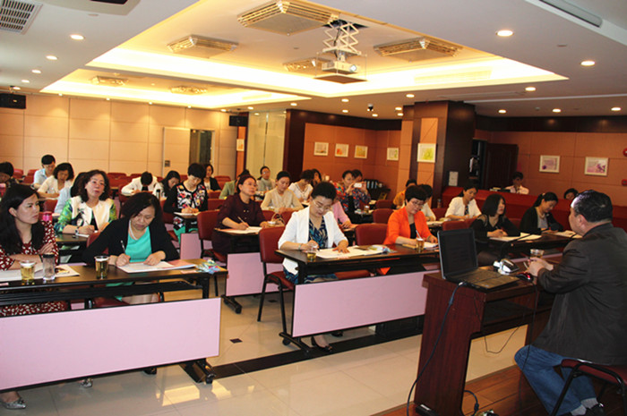 《中央群团工作会议解读》_副本.jpg 《中央群团工作会议解读》_副本.jpg