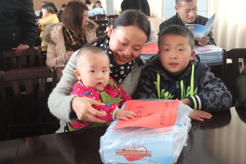 敦煌爱心营养包惠及千名婴幼儿_conew1.jpg 敦煌爱心营养包惠及千名婴幼儿_conew1.jpg