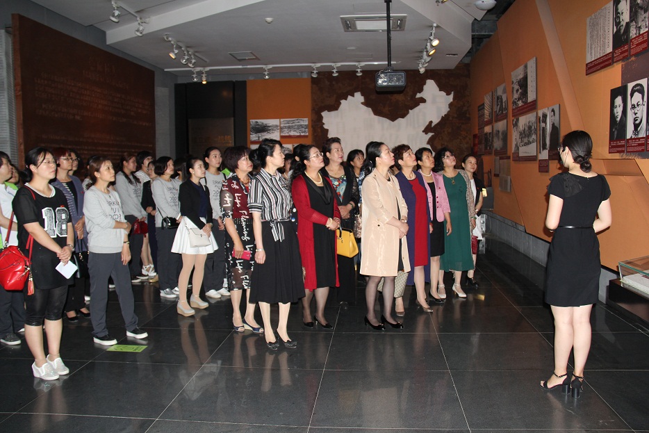 参观八办3.1.jpg 参观八办3.1.jpg