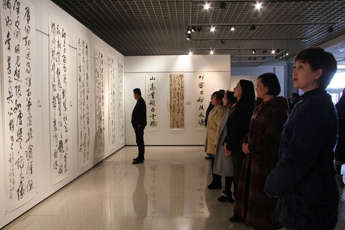 市妇联组织参观改革开放40周年“翰墨言志·丹青抒怀”书法美术作品展 (3).JPG 市妇联组织参观改革开放40周年“翰墨言志·丹青抒怀”书法美术作品展 (3).JPG