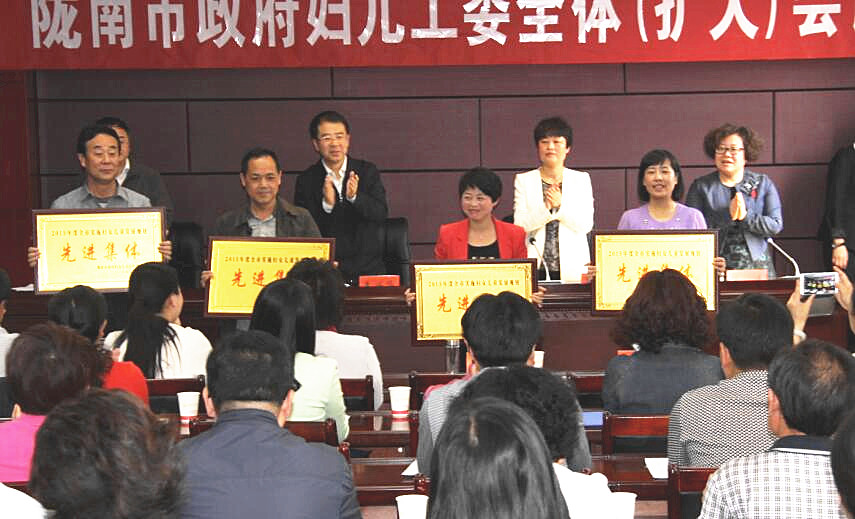 奖牌.jpg 奖牌.jpg